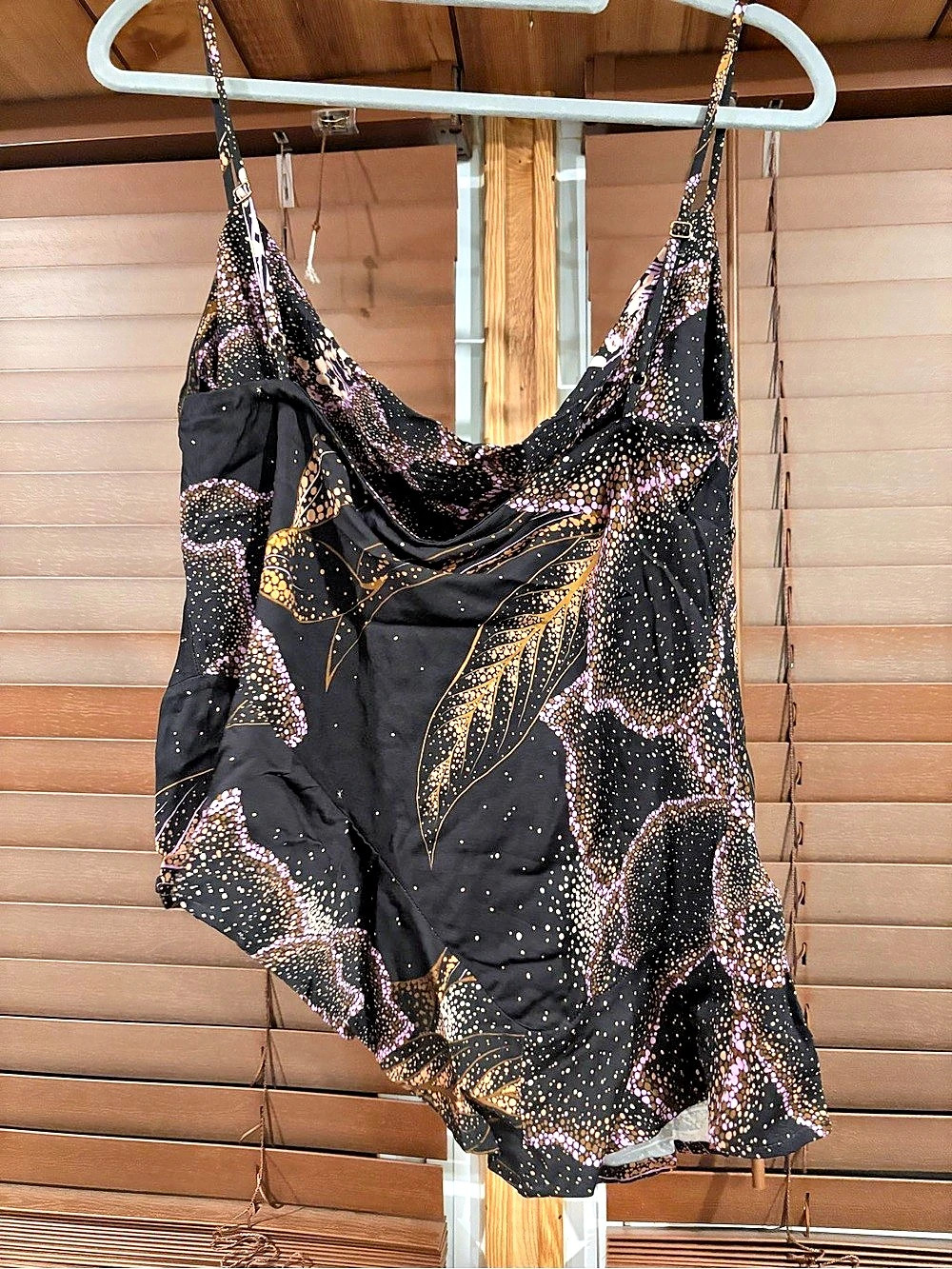 Farm Rio Floral Estela shirt
Size Extra Large
With tags - Picture 2 of 3